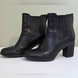 ​Timberland Women’s Black Leather Heeled Chelsea Boots 🥾🖤 Size 7